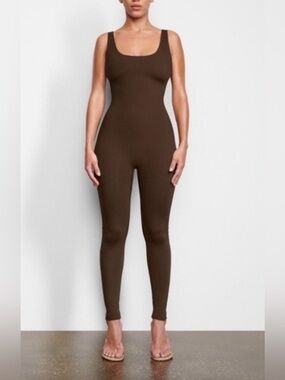 SKIMS NWT All in One Shine Square Neck Cat Suit